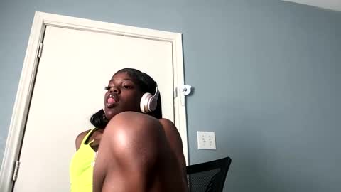 Snapshot of wishhwashy22 chatting on March 2025 07:06:01 PM Chanel online show from March 2025 07:06:01 PM