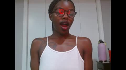 Snapshot of wishhwashy22 chatting on May 2026 02:52:01 AM Chanel online show from May 2026 02:52:01 AM