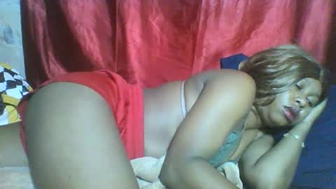 wissinaaa online show from November 2025 01:38:01 AM