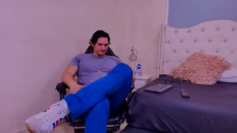 Snapshot of wiston_cox chatting on March 2026 02:11:02 PM Wiston online show from March 2026 02:11:02 PM