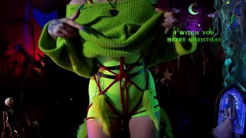 Snapshot of witch_fiona chatting on December 2024 07:44:01 PM Goddess of two strapons - Mr. long Don Mr. Pinky online show from December 2024 07:44:01 PM