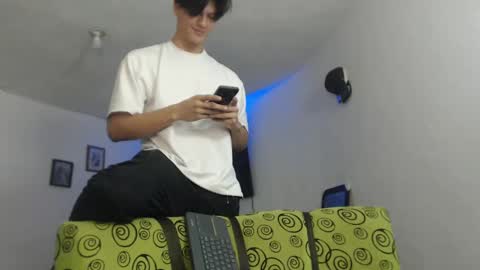 Snapshot of with_ken chatting on January 2025 01:23:02 PM Ken online show from January 2025 01:23:02 PM