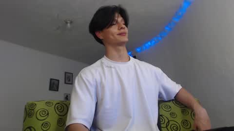 Snapshot of with_ken chatting on February 2025 06:06:01 AM Ken online show from February 2025 06:06:01 AM