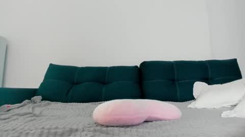 wladilia online show from October 2025 08:09:02 PM