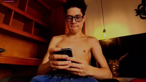 Snapshot of wolfan_sky chatting on October 2025 11:33:02 AM W O L F online show from October 2025 11:33:02 AM