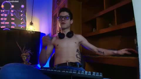  W O L F  online show from March 2026 11:38:01 AM