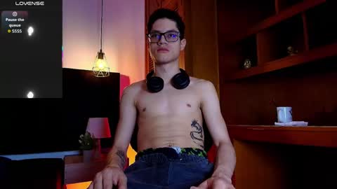  W O L F  online show from May 2026 11:48:01 AM
