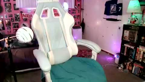Wolfie online show from June 2026 09:51:02 PM
