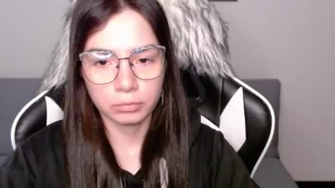 Alex online show from November 2025 02:54:02 AM