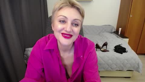 Snapshot of women_pleasures chatting on February 2026 08:43:01 PM women_pleasures online show from February 2026 08:43:01 PM