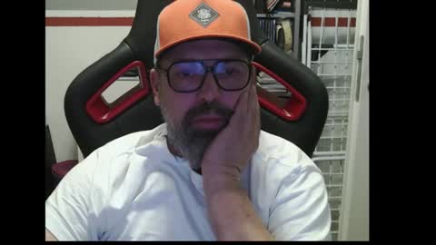 Adam online show from November 2025 07:09:02 AM