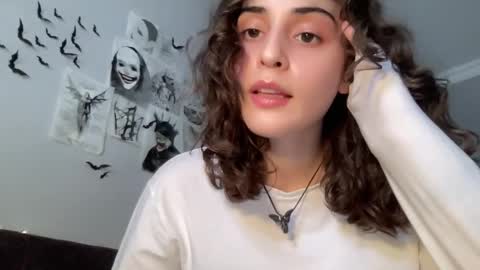 Snapshot of wonderland_stia chatting on October 2025 10:47:01 AM Stia online show from October 2025 10:47:01 AM