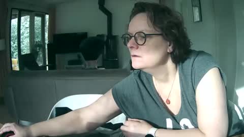 Snapshot of woodwurm chatting on January 2025 10:52:02 AM woodwurm and Snoeske online show from January 2025 10:52:02 AM