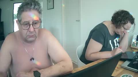 Snapshot of woodwurm chatting on March 2025 12:33:02 PM woodwurm and Snoeske online show from March 2025 12:33:02 PM