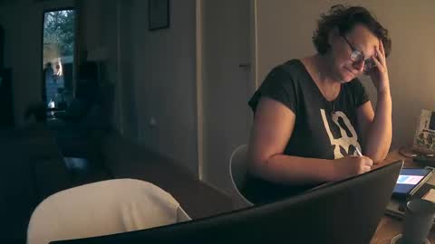 Snapshot of woodwurm chatting on March 2025 05:57:02 AM woodwurm and Snoeske online show from March 2025 05:57:02 AM