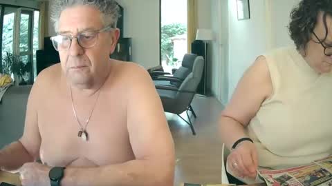 Snapshot of woodwurm chatting on March 2025 10:43:02 AM woodwurm and Snoeske online show from March 2025 10:43:02 AM