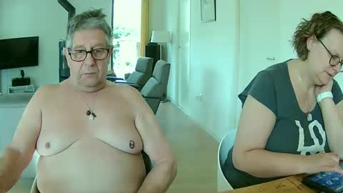 Snapshot of woodwurm chatting on March 2025 10:19:01 AM woodwurm and Snoeske online show from March 2025 10:19:01 AM