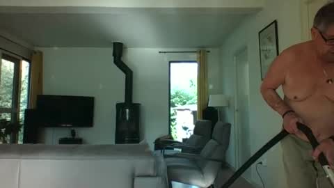 Snapshot of woodwurm chatting on March 2025 09:21:01 AM woodwurm and Snoeske online show from March 2025 09:21:01 AM