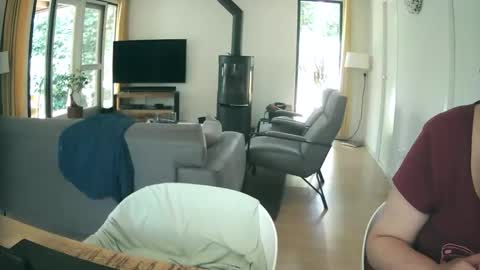 Snapshot of woodwurm chatting on September 2025 12:16:01 PM woodwurm and Snoeske online show from September 2025 12:16:01 PM