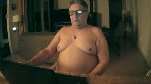 Snapshot of woodwurm chatting on February 2026 03:14:02 AM woodwurm and Snoeske online show from February 2026 03:14:02 AM