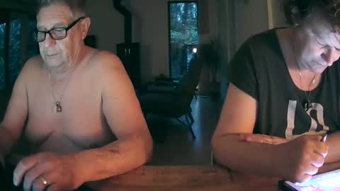 Snapshot of woodwurm chatting on March 2026 05:35:01 AM woodwurm and Snoeske online show from March 2026 05:35:01 AM