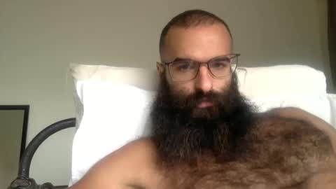 woof_wolf37 online show from April 2026 04:33:02 PM
