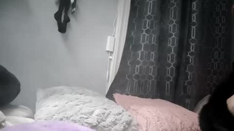 woofwolfxix online show from November 2025 07:30:01 AM