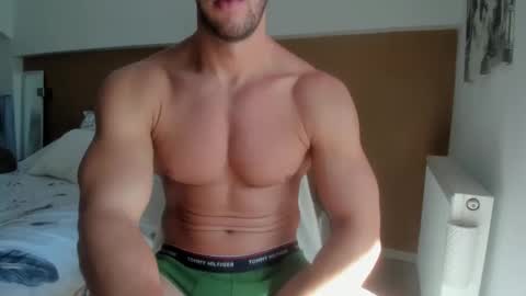 Snapshot of woolfiie chatting on October 2025 08:15:02 AM Wolfie online show from October 2025 08:15:02 AM