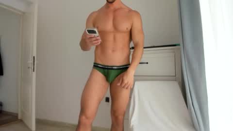 Snapshot of woolfiie chatting on May 2026 08:31:02 AM Wolfie online show from May 2026 08:31:02 AM