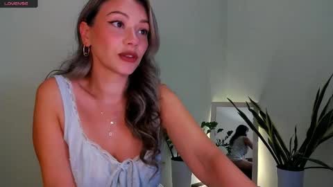 Snapshot of worldsbaby chatting on May 2026 01:27:01 PM worldsbaby online show from May 2026 01:27:01 PM