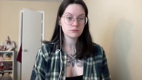 Lucina online show from January 2025 03:29:02 PM