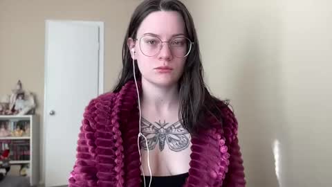 Lucina online show from January 2025 03:33:02 PM