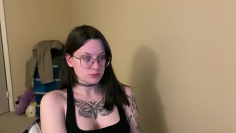 Lucina online show from February 2025 11:17:01 PM