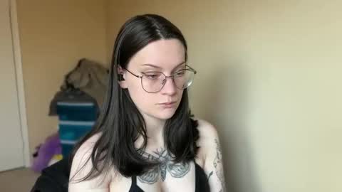 Lucina online show from February 2025 06:13:02 PM