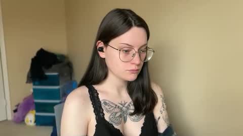 Lucina online show from February 2025 06:24:02 PM