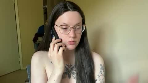 Lucina online show from April 2026 06:50:01 PM