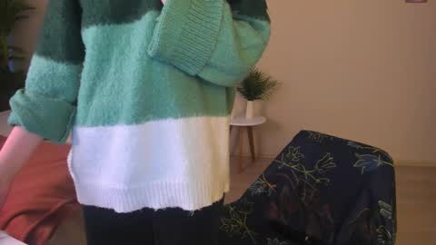 Snapshot of wow_luvng chatting on October 2025 02:04:02 PM Rebecy online show from October 2025 02:04:02 PM