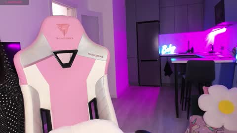 Emi online show from January 2026 06:10:02 PM