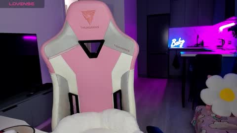 Emi online show from February 2026 06:06:01 PM