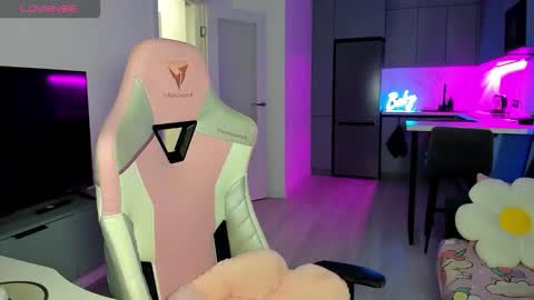 Emi online show from March 2026 04:05:01 AM