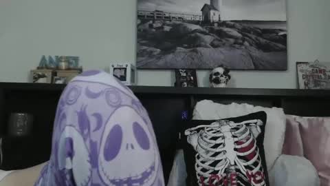 Snapshot of wrenleigh chatting on February 2025 06:58:02 AM Crystal Lake online show from February 2025 06:58:02 AM