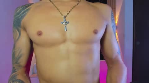 wyatt online show from November 2025 04:01:02 AM