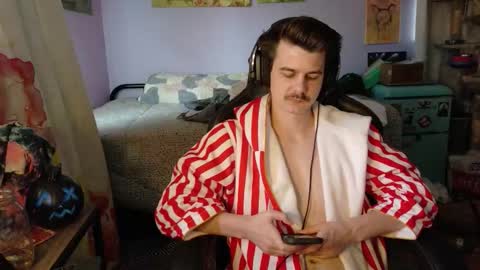 Wyatt online show from November 2025 07:16:02 PM