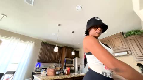 Wynter Heat online show from September 2025 08:44:01 PM