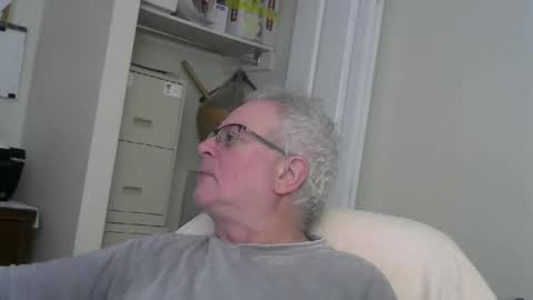 Snapshot of x811forfunx chatting on January 2026 09:48:02 AM Drew online show from January 2026 09:48:02 AM