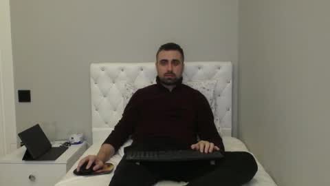 Snapshot of x_____0_____x chatting on April 2026 10:11:02 PM Mr. Lonely online show from April 2026 10:11:02 PM