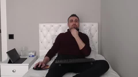 Snapshot of x_____0_____x chatting on April 2026 10:53:02 AM Mr. Lonely online show from April 2026 10:53:02 AM