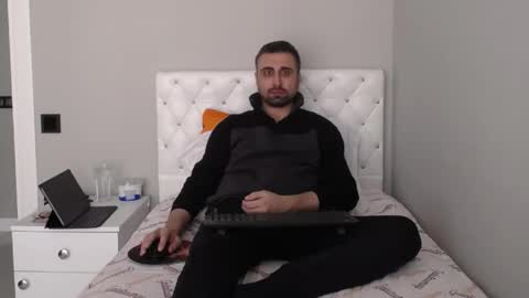 Snapshot of x_____0_____x chatting on April 2026 10:54:02 AM Mr. Lonely online show from April 2026 10:54:02 AM