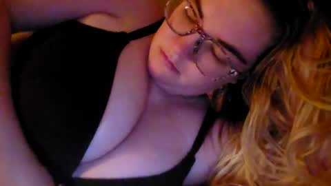 Snapshot of x_dreamgirl_x chatting on July 2026 04:07:02 AM Mariah online show from July 2026 04:07:02 AM