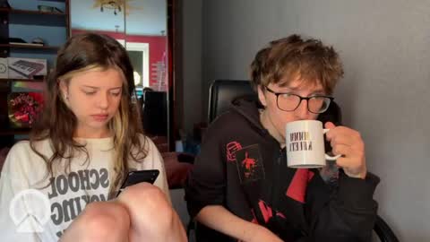Philipp and Este online show from May 2026 05:35:01 AM